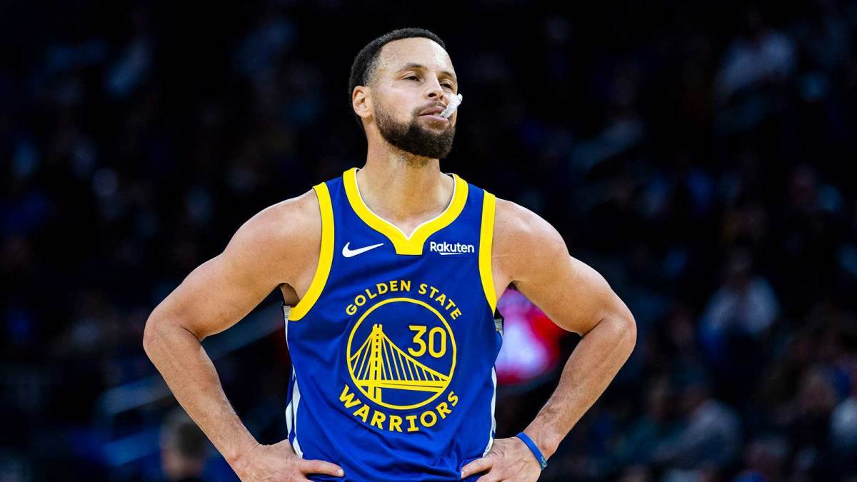 开云官方网站-库里荣登NBA球衣销量榜首，力压詹姆斯、文班亚马、东契奇等球星