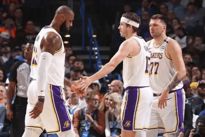 开云登录入口地址-东契奇谈詹姆斯&amp;amp;里夫斯：我们都懂篮球，我们还有提升空间|湖人|骑士|卢卡-东契奇|奥斯汀·里夫斯|克利夫兰骑士队_新浪体育_新浪新闻